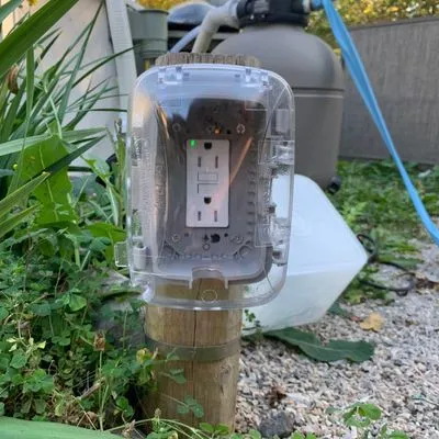 Como Licensed Electrician Logo