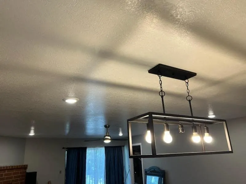 Reliable electrical service for homes in lighting installation, by