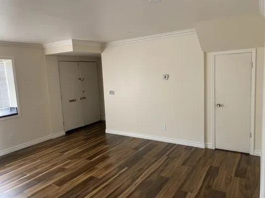 Complete And Total Construction Logo