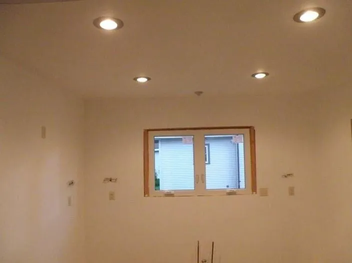 Slide of Complete Electric Service & Maintenance