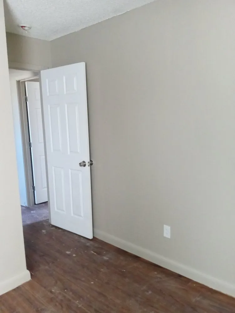 Emergency electrician providing wiring installation in Mountain Park, OK - Complete Handyman Services