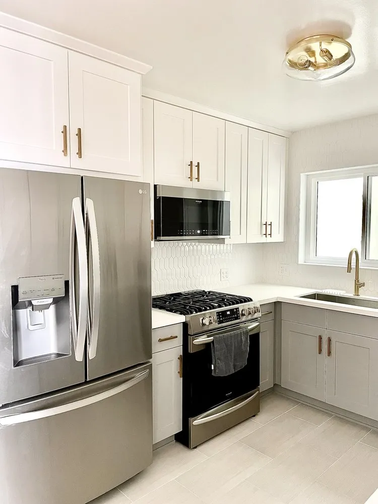 Slide of Comstruct Builders