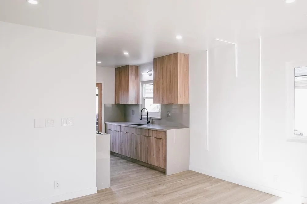 Slide of Comstruct Builders