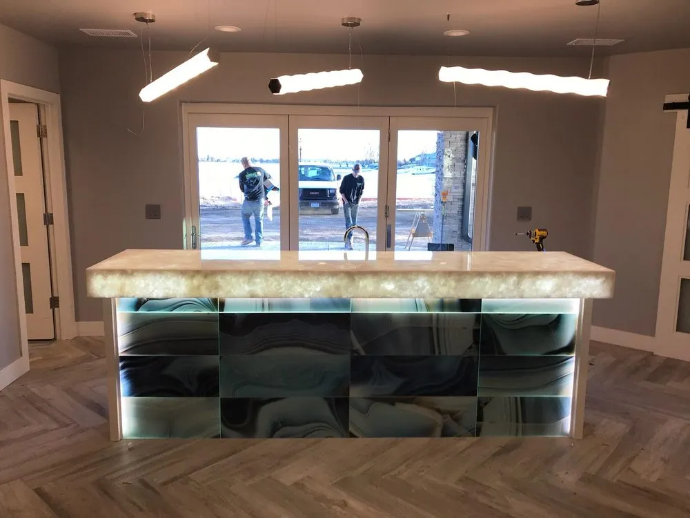 Emergency circuit breaker repair in , by Conduct All Electric