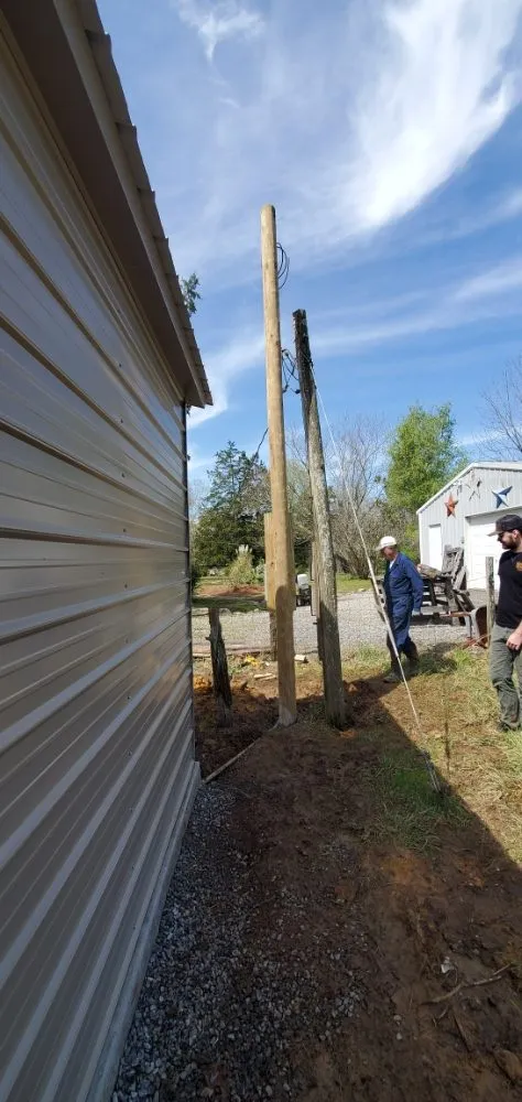 Emergency electrician providing outlet and switch repair in , 