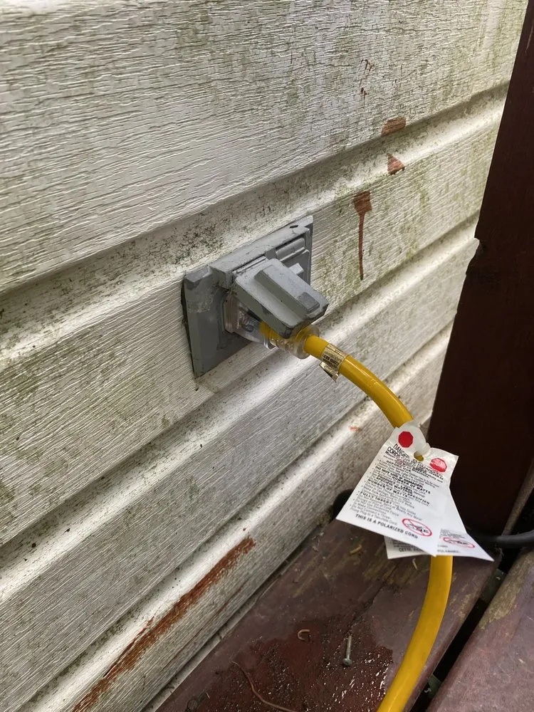 Licensed electrician providing outlet and switch repair in , 