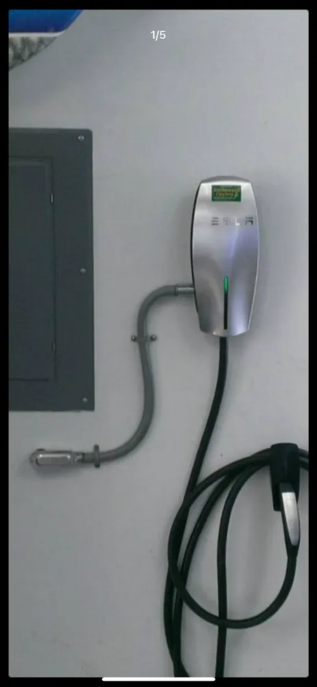 Slide of Connected Electrician