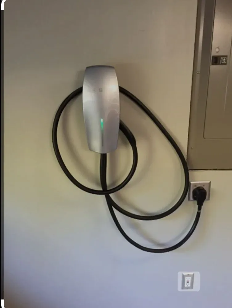 Slide of Connected Electrician