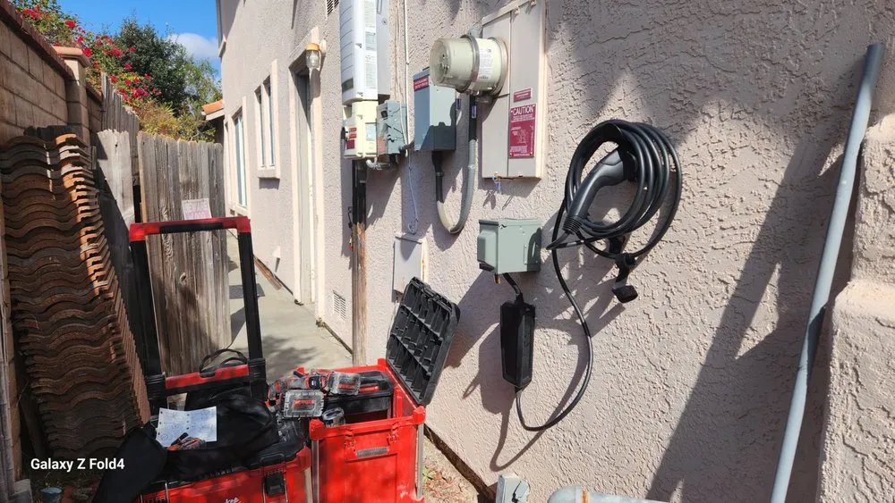 Affordable electrician providing electrical repair in Carlsbad, CA - Constcorp Electric