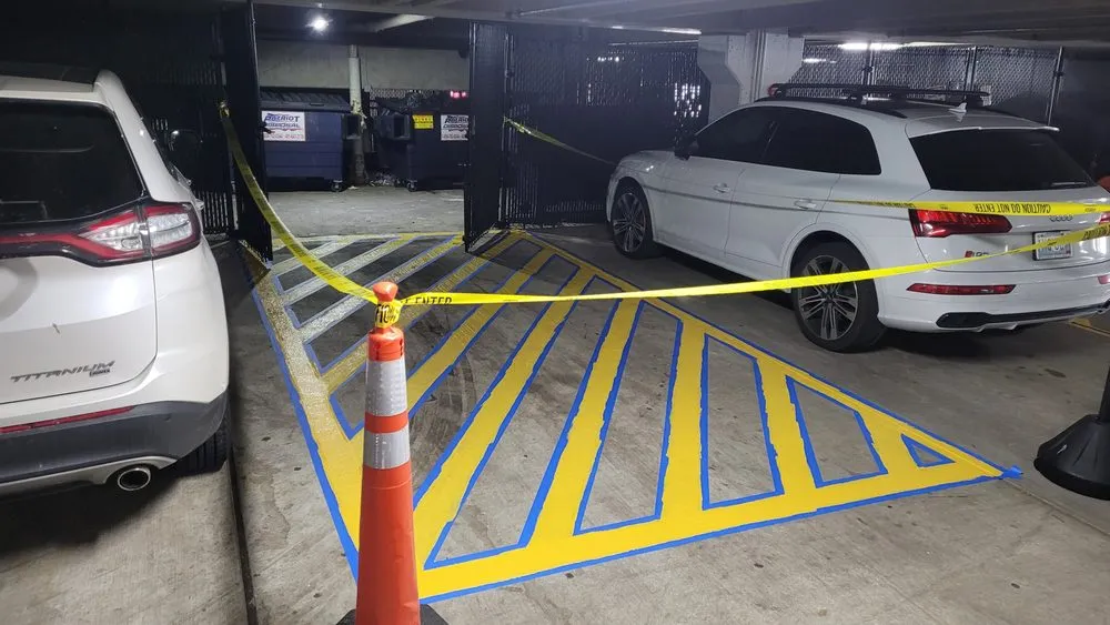 Trusted electrician providing circuit breaker repair in , 