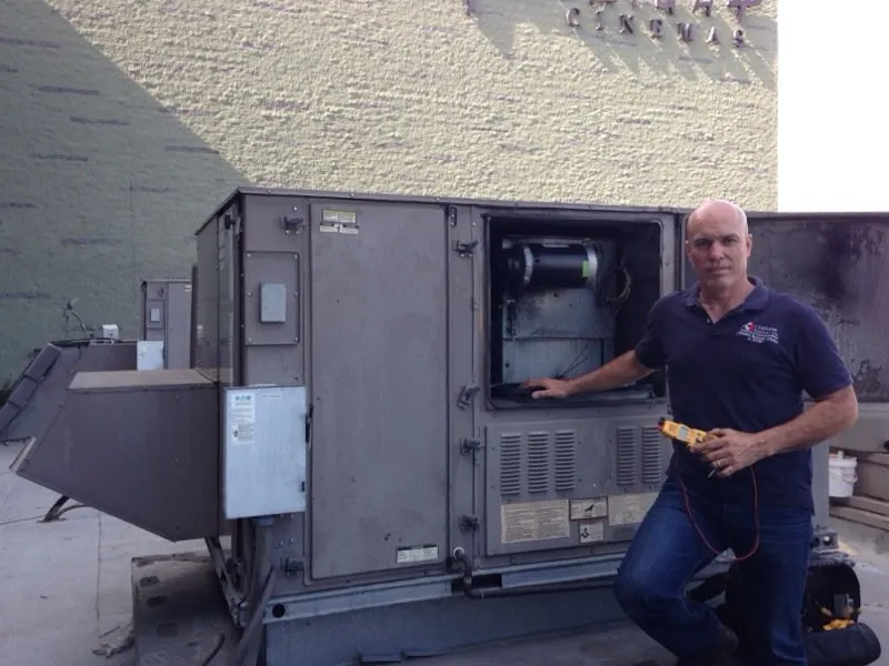 Licensed lighting installation experts serving Sylmar, CA - Contreras Electric
