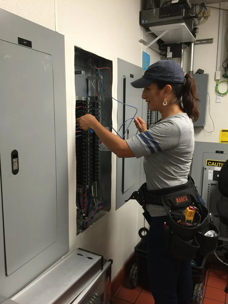 Licensed electrician providing panel upgrade in Sylmar, CA - Contreras Electric