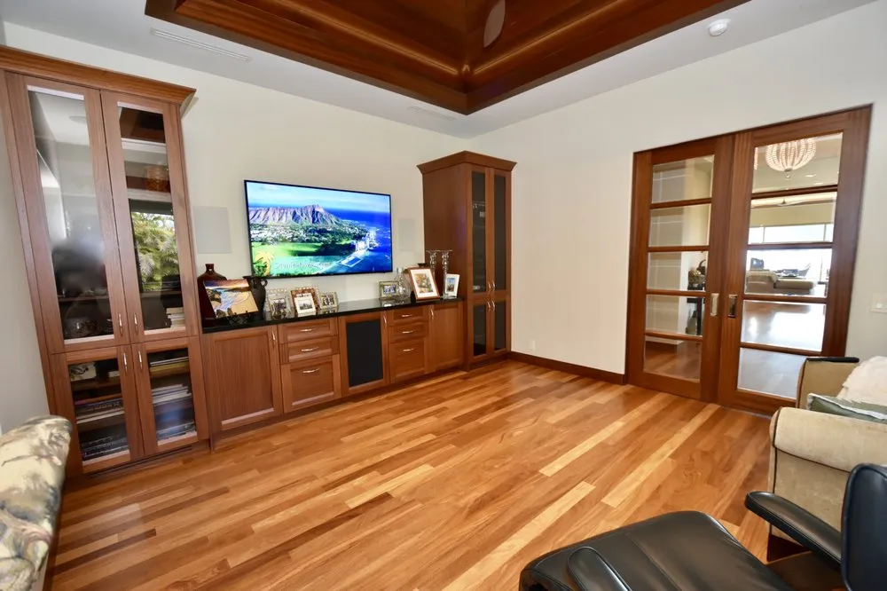 Slide of Control Freaks Hawaii