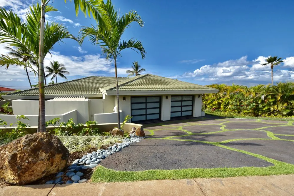 Slide of Control Freaks Hawaii