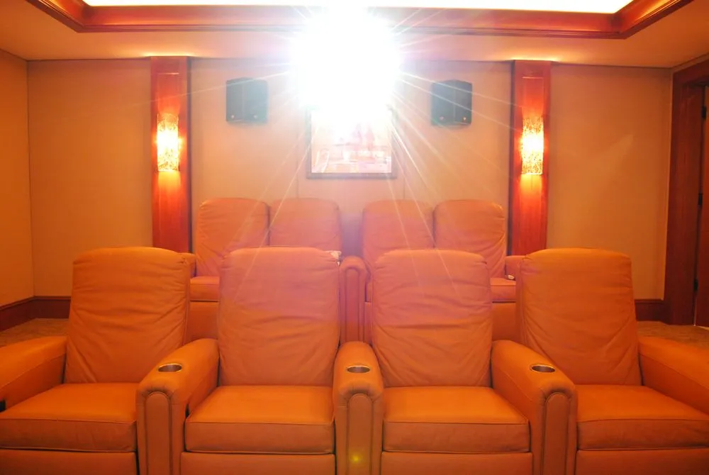 Reliable electrician providing lighting installation in , 