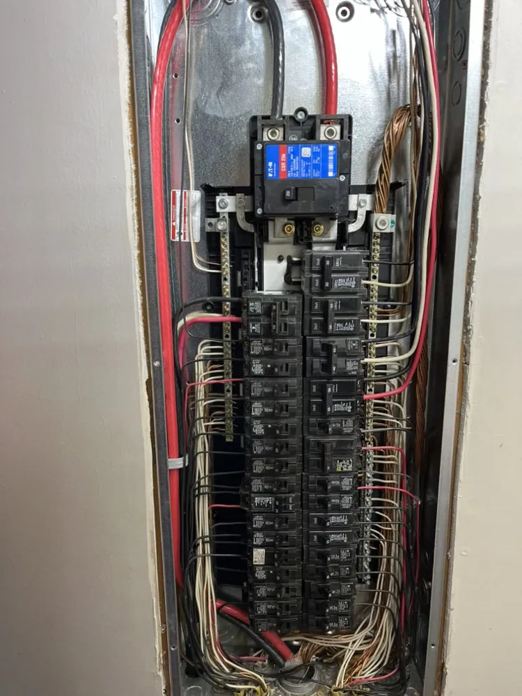 Emergency electrician providing outlet and switch repair in , 