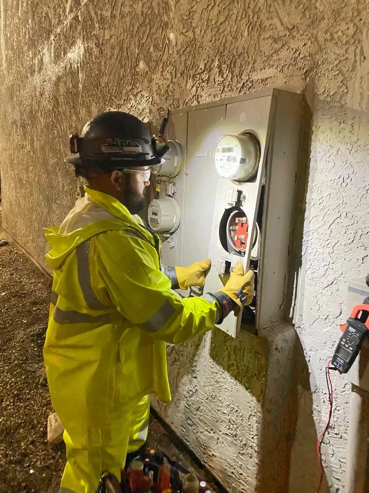 Emergency emergency electrical service in ,  by Coppertown Electric