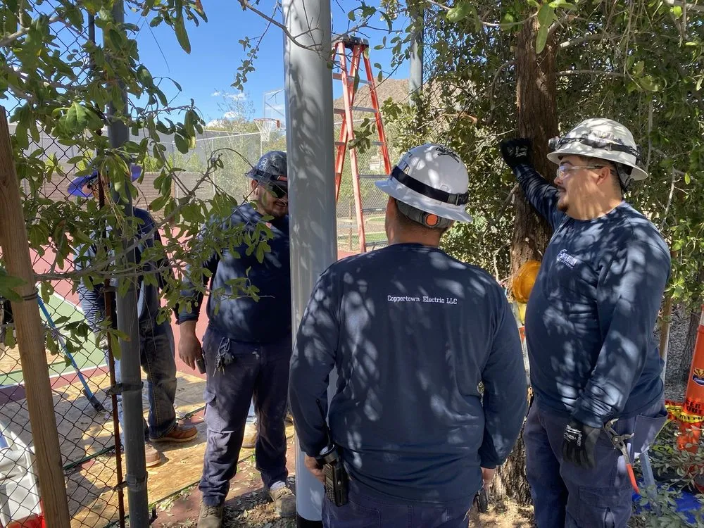 Emergency electrician providing emergency electrical service in , 