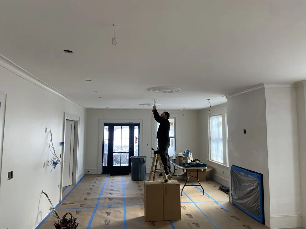 Expert electrician providing electrical repair in ,