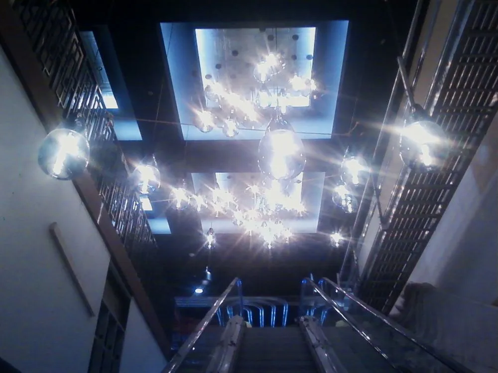 Slide of Corbin & Maille Electric