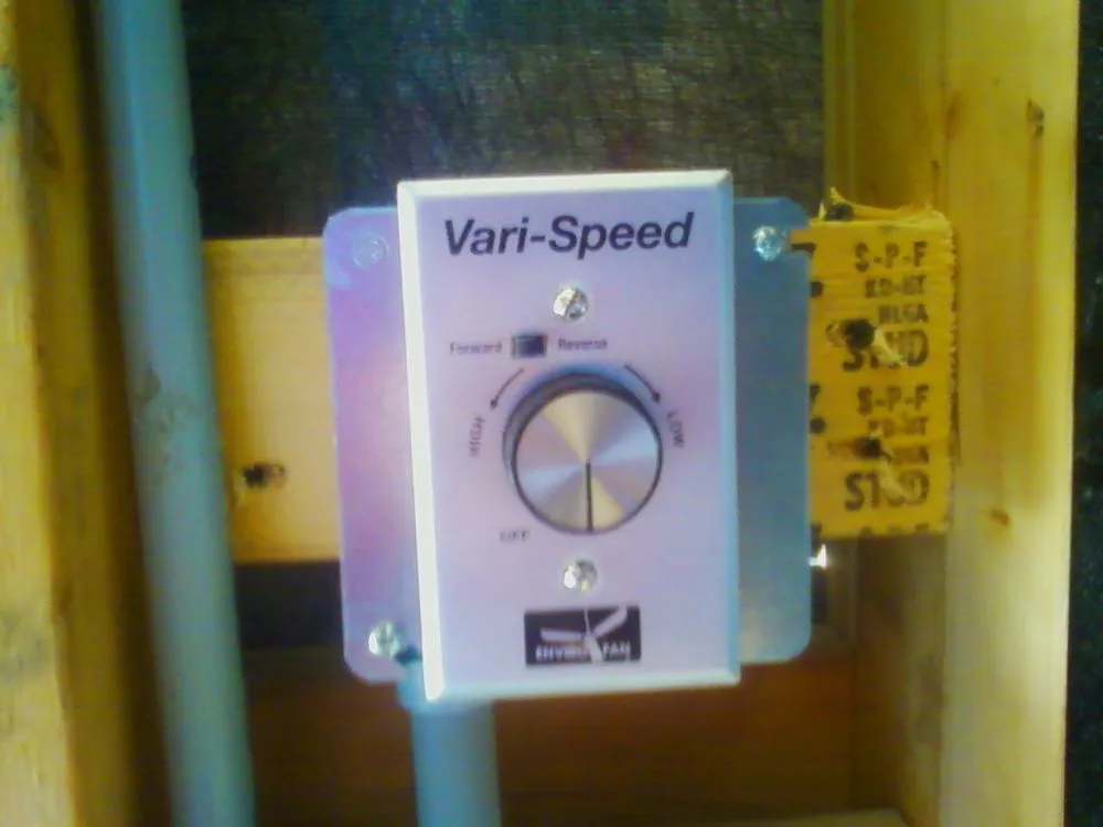 Certified electrician providing circuit breaker repair in , 