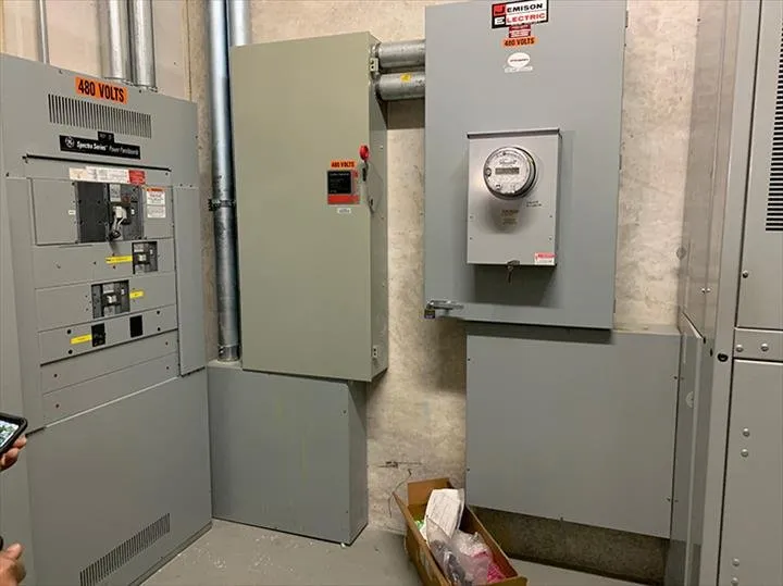 Licensed electrician providing lighting installation in , 