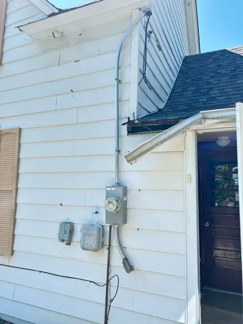 Reliable circuit breaker repair in ,  by Cordial Electric