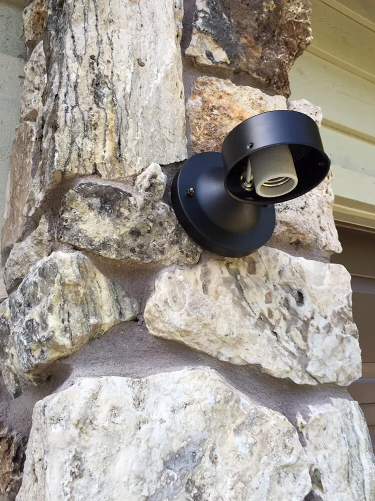 Slide of Coronel Electric