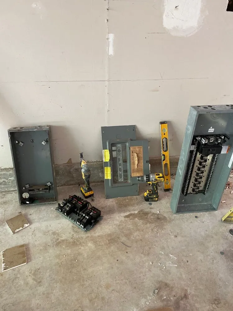 Licensed outlet and switch repair in ,  by Corps Electric