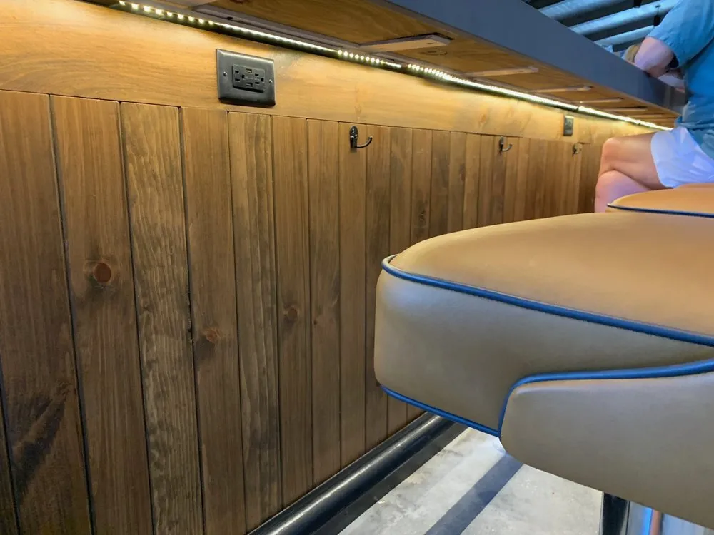 Slide of Cortes Electric