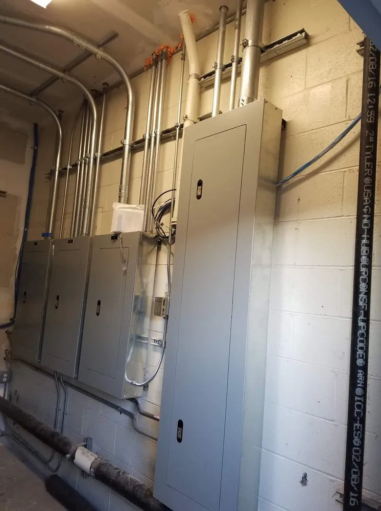 Slide of Cortes Electric