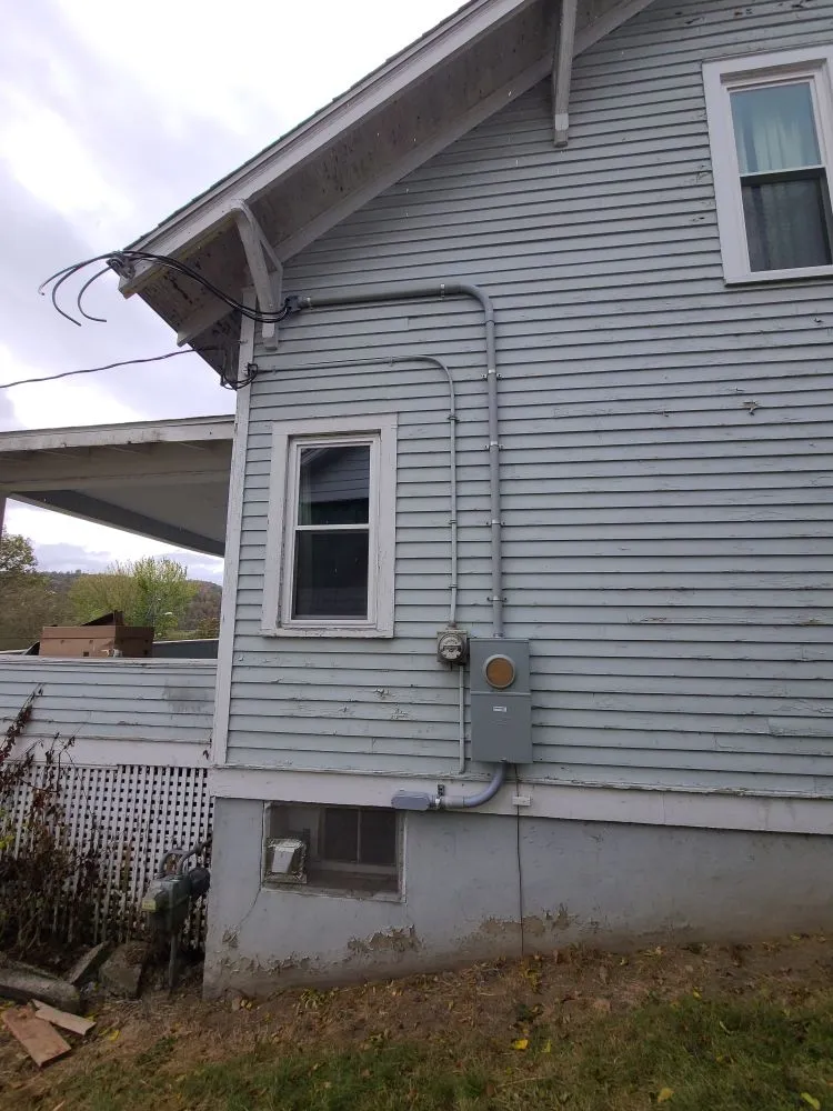 Expert electrician providing circuit breaker repair in Meadow Bridge, WV - Country Roads Electrical