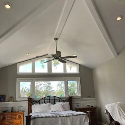 Courtyard Electric Logo