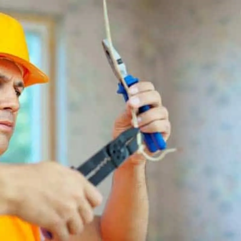 Licensed electrician providing circuit breaker repair in Hector, AR - Cowboy Splicing