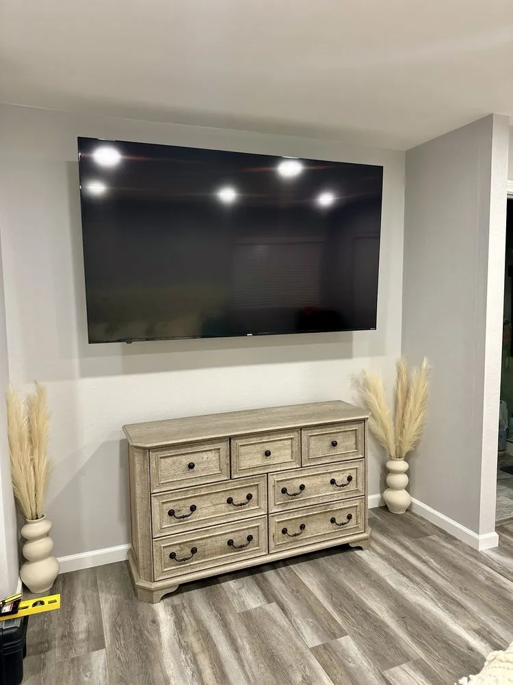 Certified outlet and switch repair in San Fernando Valley, CA by CPA Electric