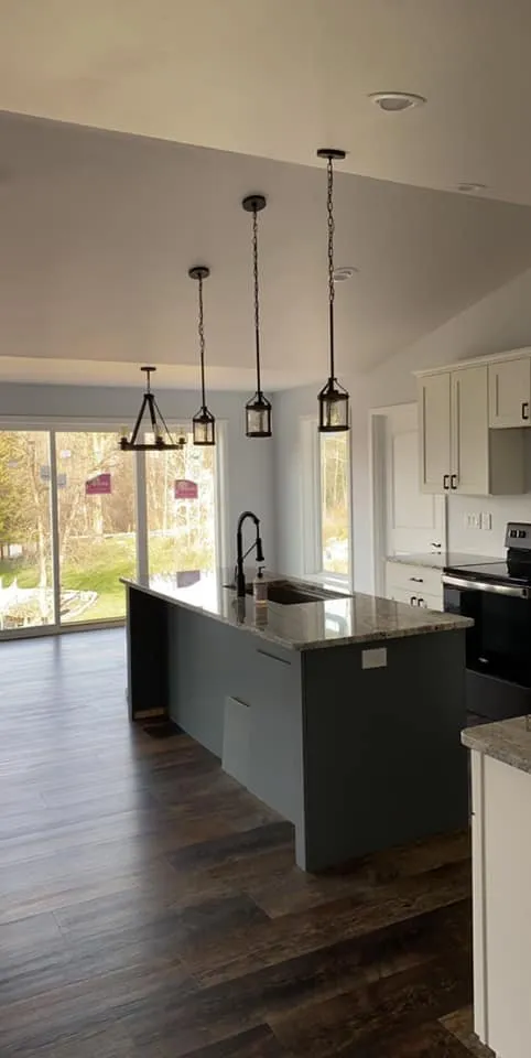 Emergency electrician providing emergency electrical service in , 