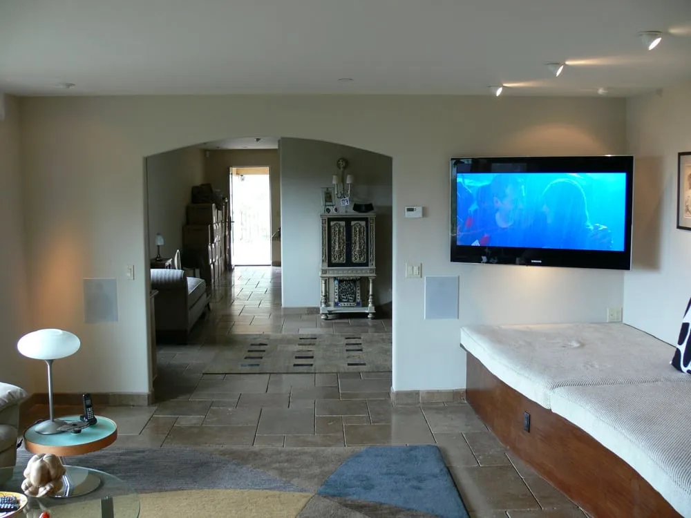 Slide of CRAVELECTRONICS