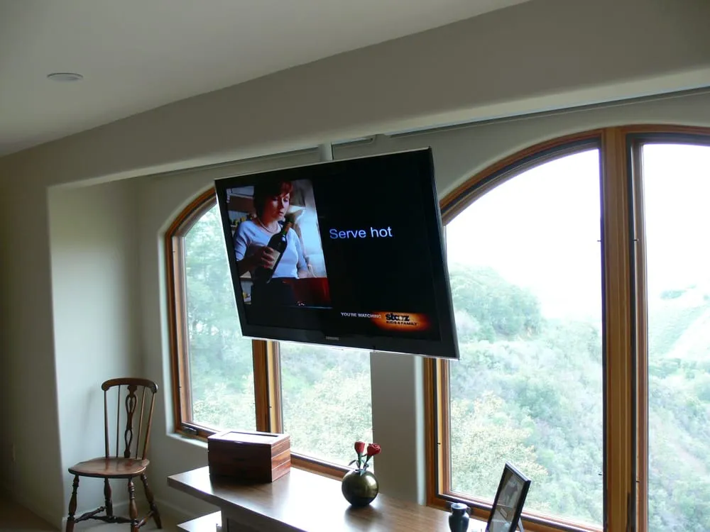 Slide of CRAVELECTRONICS