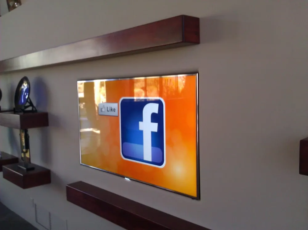 Slide of CRAVELECTRONICS