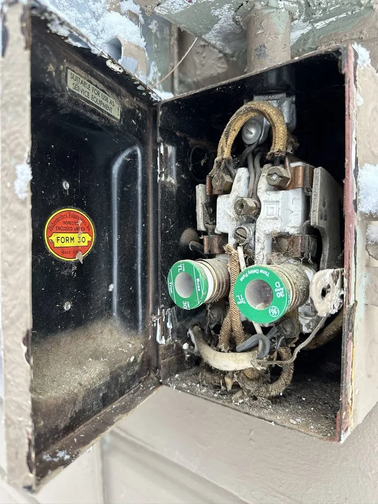 Trusted electrician providing lighting installation in , 