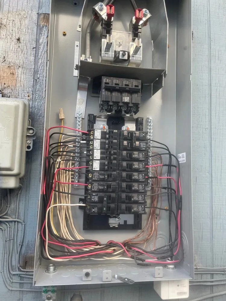 Expert electrician providing electrical repair in , 