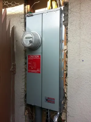 Criscione Electric Logo