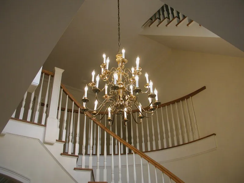 Certified electrician providing circuit breaker repair in , 