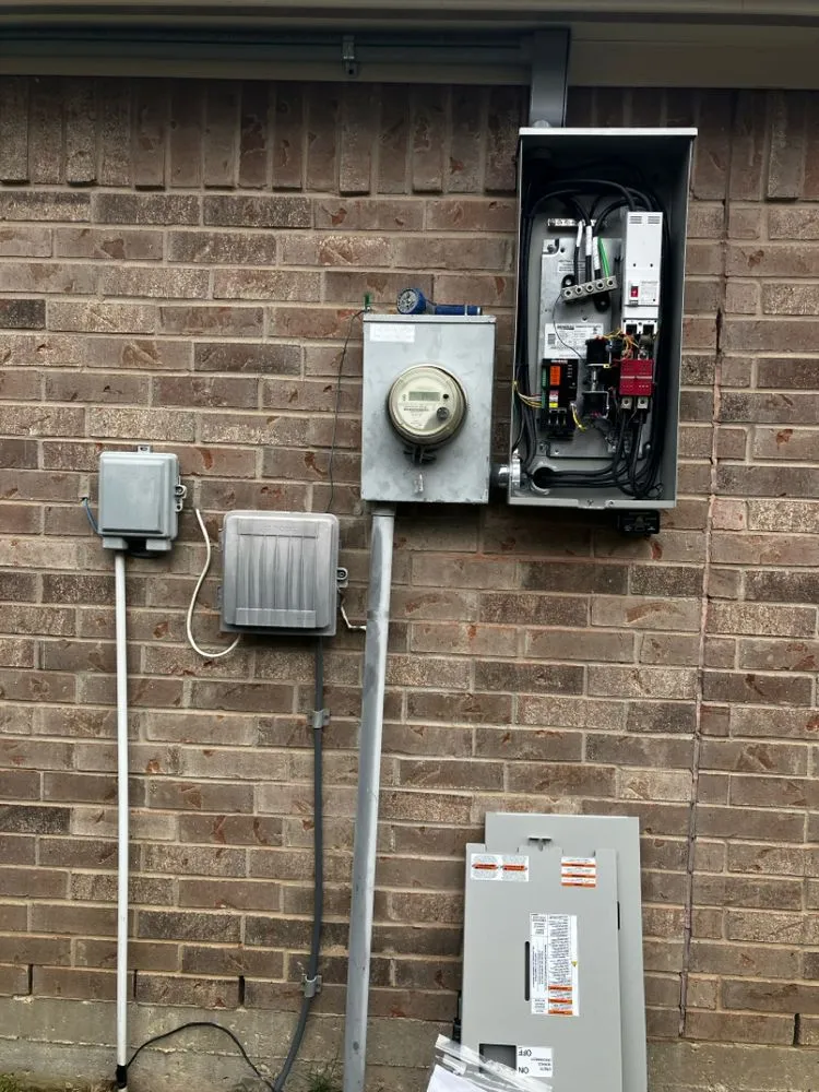 Expert circuit breaker repair in , by Critical Power Solutions