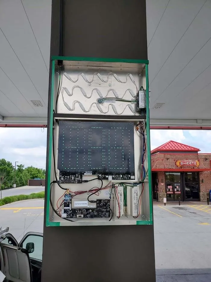 Professional electrician providing circuit breaker repair in , 