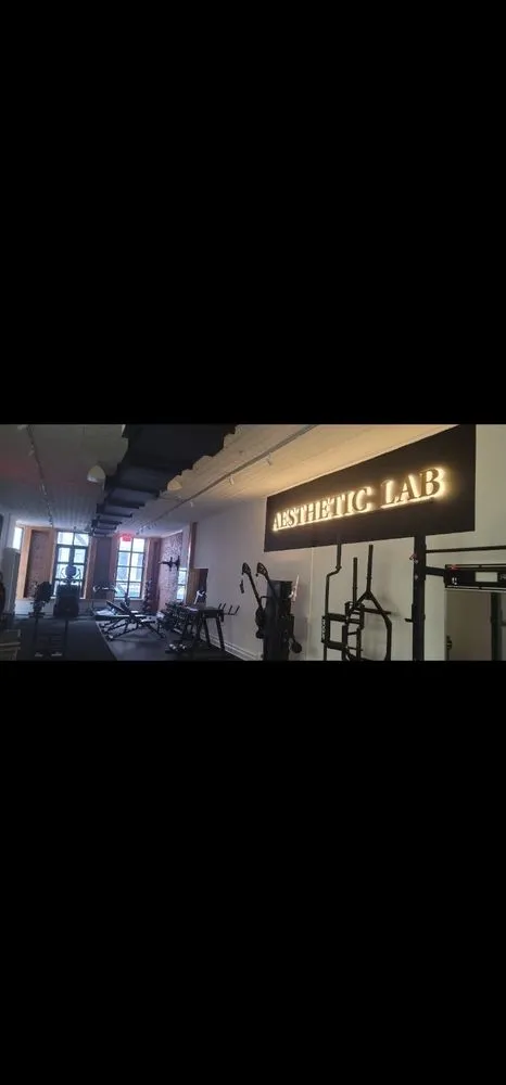 Affordable electrician providing circuit breaker repair in , 