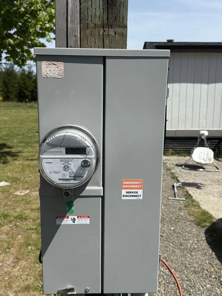 Certified electrician providing panel upgrade in Toledo, WA - CRU Electric