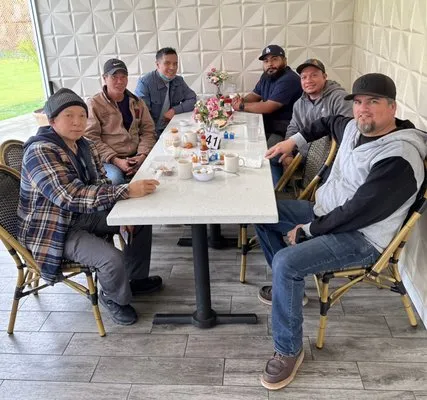 Cruz and Cruz Electrical, Inc. Logo