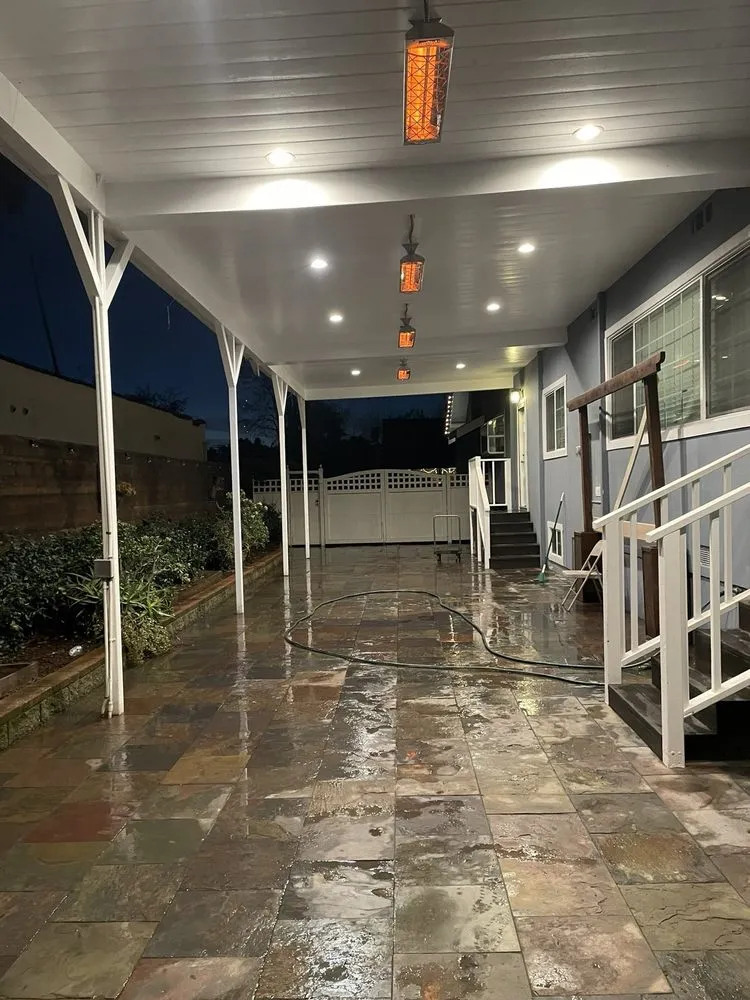 Slide of Cruz Electric