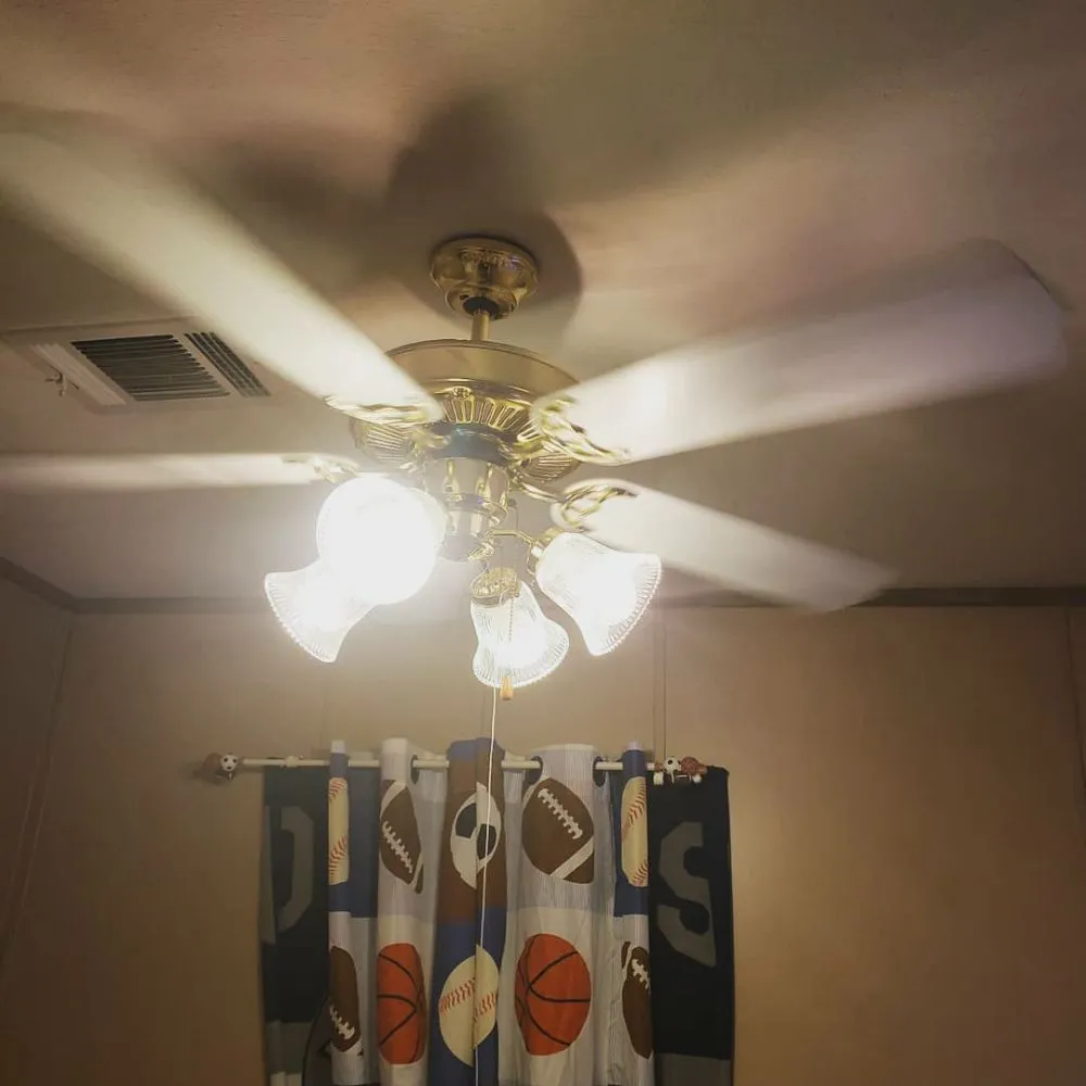 Slide of Cruz Electric